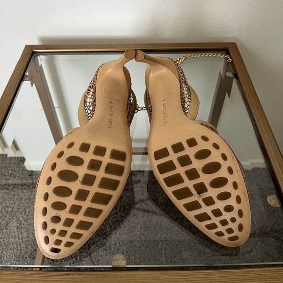 Bottega Veneta Mesh Chain Pump - Picture 7 of 14